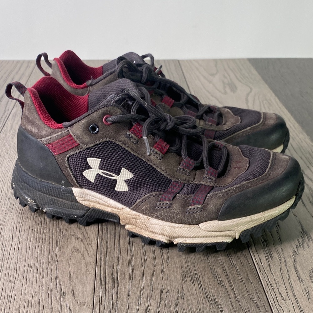 Under Armour Women’s Size 8 Athletic Trail Shoes - Black & Maroon